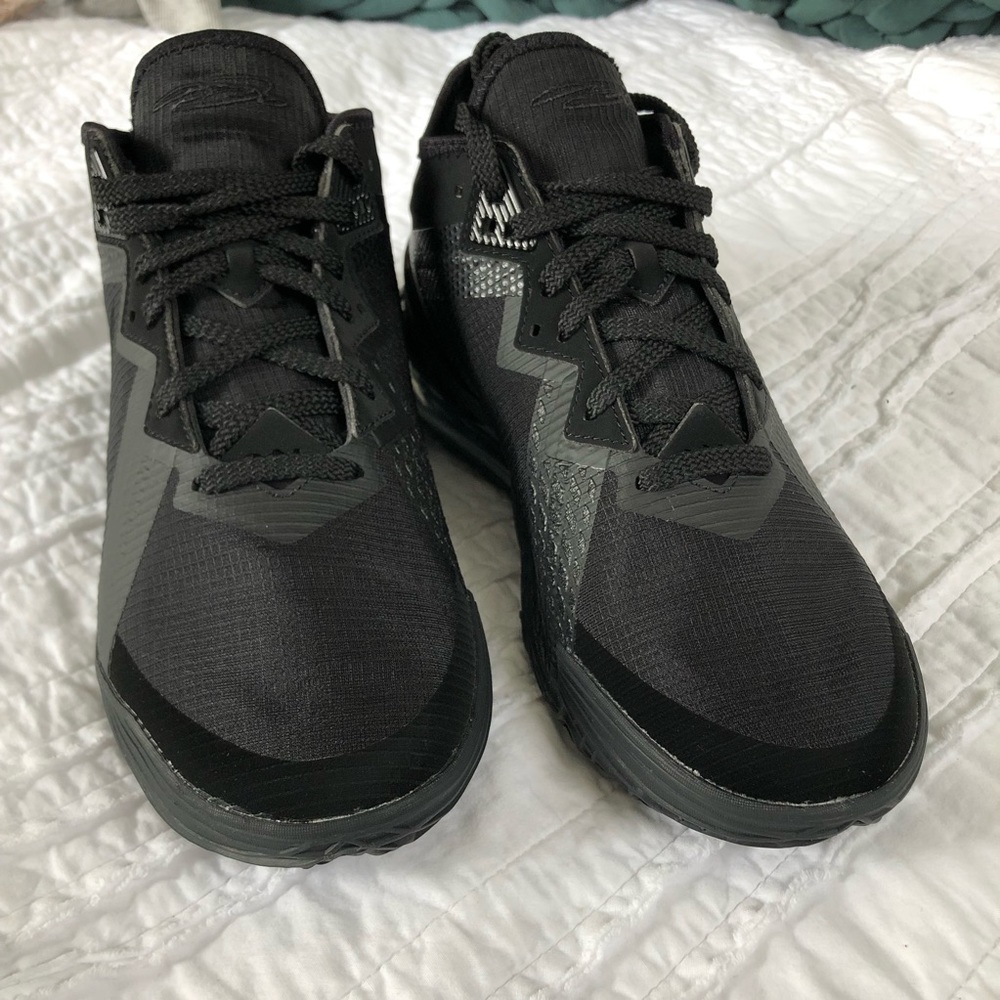 nike lebron james XVIII low basketball sneakers - Picture 6 of 14
